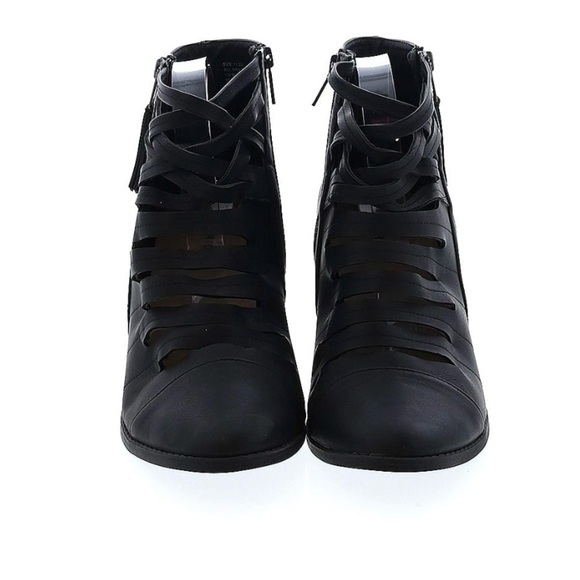 Torrid Ankle Booties Strappy detail Stacked 3” Heels Side Zip Black sz 10 - Picture 2 of 12